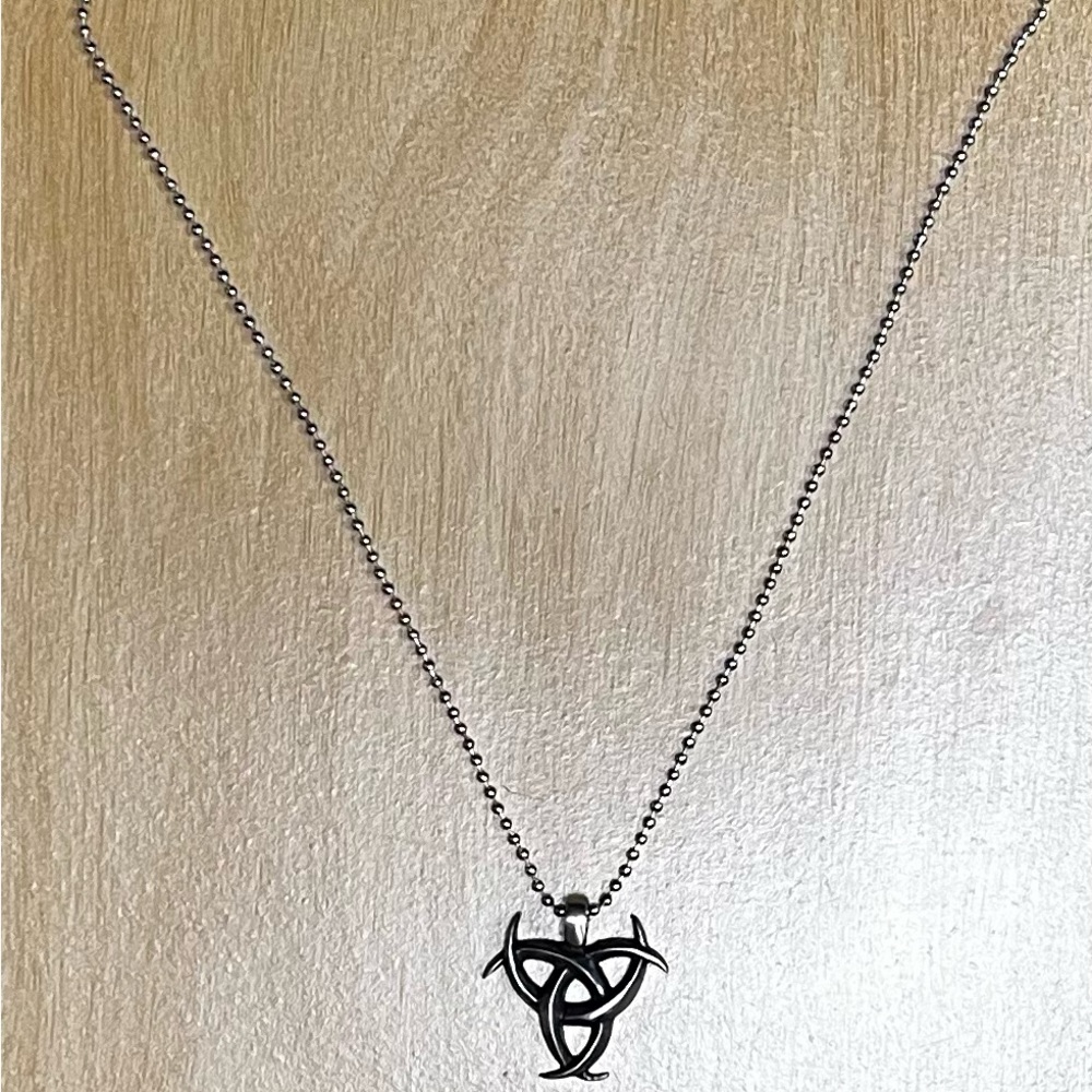 Elegant Sterling Silver Celtic Knot Necklace